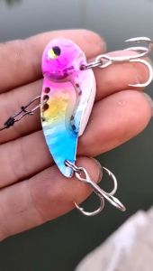 เหยื่อปลอมตกปลา กระดี่เหล็ก 4.5cm ตัวเบ็ดเล็บเหยี่ยวคมกริป ตกปลาช่อน ชะโด กระสูบ (พร้อมส่งจากเชียงใหม่)