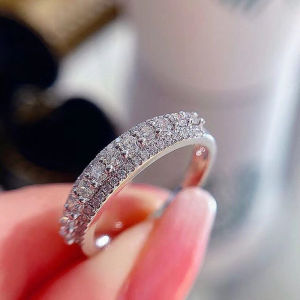 Huitan Silver Color Wedding Bands Bling Bling Cubic Zircon Ring for Women High Quality Simple Delicate Lady Ring Fashion Jewelry