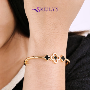 MEILYN Gelang Kaku Tangan Motif Triple Clover Daun Hitam Bangle Lapis Emas 0231240612
