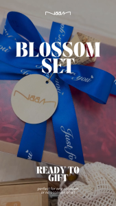 Naam Blossom [ Ready-to-Give Gift Box - Scented Candle + Body Soap + Bamboo Hair Brush ]