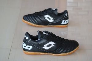 sepatu futsal kulit sapi New lotto ukuran besar 43-45 outsol sudah di jahit keliling/sepatu futsal kulit jumbo