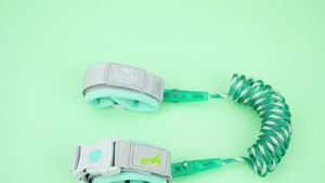 Lehoo Castle Upgraded Anti Lost Wrist Link Kid Harness with Induction Lock Safety Wrist Leash for Toddlers Kids Backpack Leash Child Leash Harness (Pink)