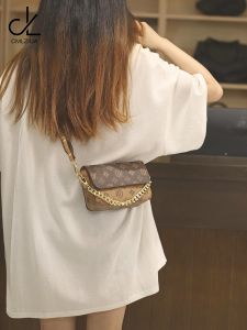 CMLZIUA Womens Designer Handbag 2025 New Fashion Small Square Shoulder Bag British Style Chain Handle Locksmith Clasp