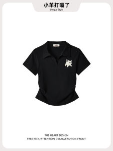เสื้อยืดคอโปโลแขนสั้นทรงสลิมฟิตสำหรับผู้หญิง ปักแมวสุดน่ารัก สีดำ หวานและเย็น ฤดูร้อน 2025 เสื้อผ้าทำงานแบบลำลอง