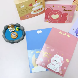 THIỆP CHÚC MỪNG HỌA TIẾT HOẠT HÌNH SIÊU CUTE