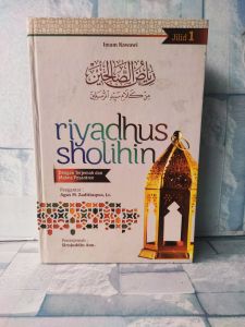 Riyadus Sholihin 3 Bahasa dengan Terjemah & Makna Pesantren