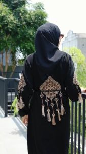 GAMIS ABAYA ARAB HITAM KINCIR KUNCIR: Nyaman & Desain Klasik