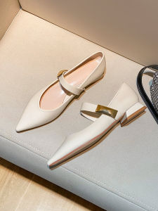 รองเท้าส้นสูง Mary Janes ส้นเตี้ยสำหรับผู้หญิง ฤดูใบไม้ผลิ 2025 รองเท้าส้นเดี่ยว Mary Janes ทรงหัวแหลม ส้นสูงปานกลาง วัสดุหนังนิ่ม