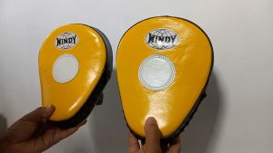 Windy focus mitts Punching PP-10 Yellow Genuine leather for Training Muay Thai MMA K1 เป้ามือวินดี้ แบบโค้ง สีเหลือง หนังแท้ สำหรับเทรนเนอร์ ในการฝึกซ้อมนักมวย