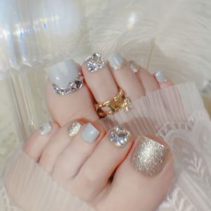 คลังสินค้าพร้อมเล็บเทียมเล็บปลอมสำหรับผู้หญิงและเด็กผู้หญิงกิจกรรมปาร์ตี้ด้วยกาว DIY 24ชิ้น