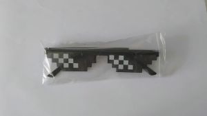 Kacamata Hitam Anak Laki Laki Kecil Cowok Model Pixel Minecraft Mosaics Thug Life