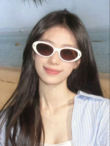 HELEN KELLER | UV Protection Retro Cat Eye Sunglasses