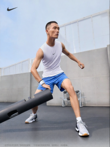Nike | Lightweight Sleeveless Fitness Training Shirt