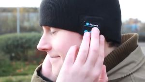 Topi Kupluk pria wanita dengan fitur bluetooth with headset / handsfree Kupluk Knit Bluetooth Mp3 Headphone Kupluk Gunung