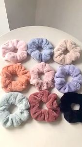 Onefashionmall Ikat Rambut Scrunchie Hairband Kunciran Cepol Sanggul Lingkar Besar Bulu Lembut Lucu BN014