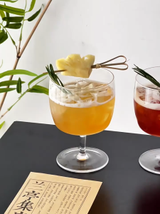 แก้วค็อกเทลทรงสั้นบางแก้วทรงอ้วน