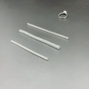 แหวนวัดขนาดแบบเกลียวมองไม่เห็นโปร่งใสช่วยปรับขนาดแทรกเพื่อปรับขนาดเครื่องประดับ