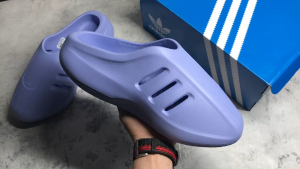 Adidas Adifom IIInfinity Mule รองเท้าแตะลำลองยอดนิยมสำหรับผู้ชายและผู้หญิงสีม่วง