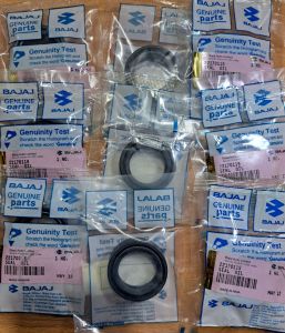 SEAL SEAL SHOCK DEPAN BAJAJ PULSAR 135LS & PULSAR XCD125 BAJAJ PULSAR ORIGINAL