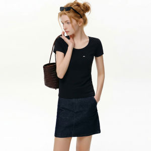 Fitted U-Neck Pure Color Short Sleeve Summer Tee