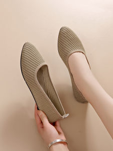 Beijing Ladies Flat Breathable Summer Sandals Soft Bottom Work Shoes Comfortable Traditional Cloth Fly Knitted Slip-On Shoes