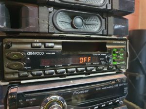 Máy phát nhạc KENWOOD KRC389. / radio/tape.