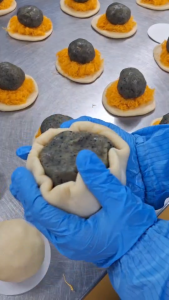 วรรณวนัช ขนมเปี๊ยะไส้ทะลัก ขนาด 450 กรัม เลือกรสชาติได้