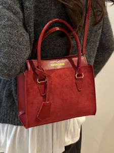 Red Bridal Large Capacity Tote Bag Womens Fall Winter New Style Single Shoulder Handbag High Quality Texture Fashionable Commuter Bag