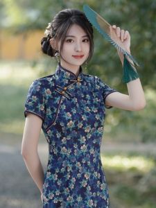 Younger Version Floral Short Qipao 2024 New Style Summer Midi Mommy Elegant Large Size Improved Old Shanghai Retro Polyester Spandex