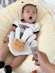 Babypartys มือตบกล่อมเด็กนอน ช่วยในการนอนหลับ ของเล่นเด็ก แบตในตัว สายชาจ USB มือตบตูดเด็กอัตโนมัติ（COD）