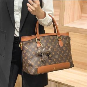 Túi Xách Nữ Cao Cấp Nhẹ Nhàng Thời Trang 2025 Đa Năng Dung Tích Lớn Chất Liệu PVC Mềm Lót Polyester Kiểu Đeo Chéo