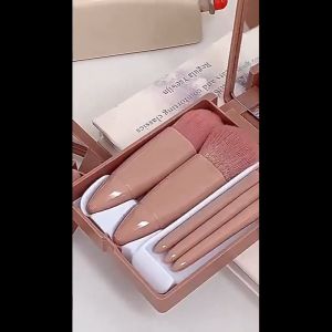 Nurm 5pcs Portable Makeup Brushes with Mirror for Eye Shadow Foundation Blush