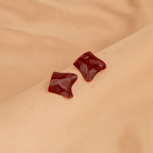 ต่างหูสี่เหลี่ยมสีแดงเข้มหรูหราแบบไม่ต้องเจาะ ต่างหูแบบคลิปสำหรับผู้หญิง ดีไซน์เก๋ไก๋ เครื่องประดับแฟชั่น เครื่องประดับ