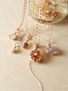 Retro Japanese Style Double-Sided Crystal Amber Perfume Bottle Pure Silver Pendant Necklace for Adults Cross Chain Design