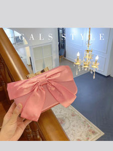 กระเป๋าสะพายข้างผ้าไหมซาติน UGALS พร้อมคลิปโลหะรูปผีเสื้อ กล่อง กระเป๋าสี่เหลี่ยมเล็ก กระเป๋าถือ กระเป๋าสะพายข้าง กระเป๋าสะพายไหล่