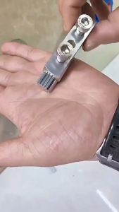 Vặn tháo ren vòi nước gãy kiểu mới