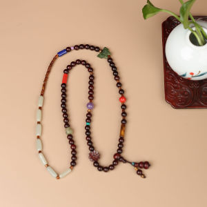 สร้อยข้อมือไม้จันทน์แดงใบไม้ขนาดเล็กสไตล์จีนแบบใหม่แบบโบราณ “หนึ่งคืนฝนตก” สร้อยคอสไตล์จีนหยกเหอเถียนปะการังชาดแดง