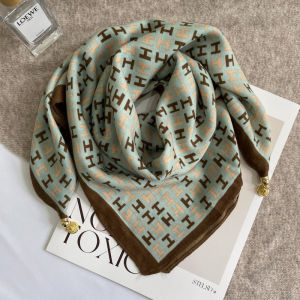 ผ้าพันคอไหมแบบพับได้สำหรับผู้หญิง ผูกด้วยแม่เหล็ก ผ้าพันคอสี่เหลี่ยมเล็กสำหรับฤดูใบไม้ร่วงและฤดูหนาว ผ้าฝ้ายลินิน ผ้าพันคอสามเหลี่ยม เข็มขัด กระเป๋า หมวก