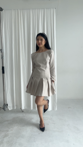 Esterlily the Label] Backless Grace Dress with Princess line and Pleated skirt