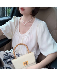 AMILUCK | เสื้อเชิ้ตผ้าชีฟองแขนสั้นทรงหลวมสำหรับผู้หญิง คอลเลกชั่นฤดูใบไม้ร่วงปี 2025 คอวี แขนพอง ความยาวปกติ สีสันสดใส