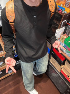 เสื้อยืดคอกลมแขนยาวสีดำสไตล์อเมริกันสำหรับผู้ชาย Cleanfit Hoodie Shoulder Pad เสื้อเชิ้ตชั้นในฤดูใบไม้ร่วง