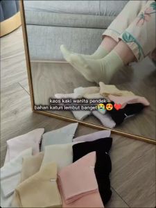 Kaos Kaki Wanita Pendek: Pilihan Terbaik untuk Aktivitas Sehari-hari