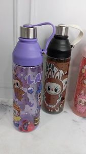 Botol Minum Anak Karakter MOTIF LABUBU Cara Minum Teguk BISA DITENTENG Kapasitas 1000ML BPA FREE