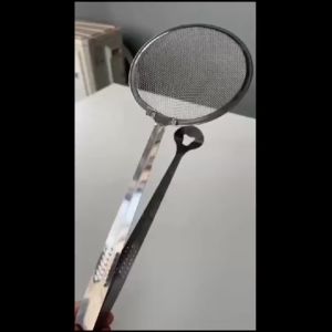 JEPITAN GORENGAN DENGAN TIRISAN MINYAK TEBAL