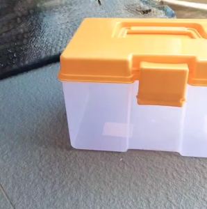 กล่องพลาสติก มีฝาปิด 17.5 * 11.5ซม. ฝาสีเหลือง ล็อคแน่น มีหูหิ้ว สังฆภัณฑ์ กล่องพลาสติกใส่ยา