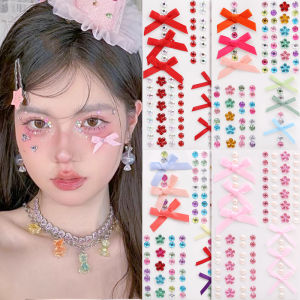 ริบบิ้นพลอยเทียม3D Stiker Wajah โบว์ติดเพชรแวววาวแผ่นรอยสักชั่วคราวกาวอะคริลิคด้วยตนเองสติกเกอร์ติดรอยสักชั่วคราวรูปลอกศิลปะร่างกายแบบ DIY สำหรับงานเลี้ยงแต่งหน้าปีใหม่สติกเกอร์ตกแต่งเล็บ