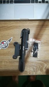 สูบลม Giyo เครื่องสูบขนาดเล็ก แบบพกพา พร้อมบารอมิเตอร์ GP-41S สูบติดรถจักรยาน สูบพกพา สำหรับ จักรยาน GIYO GP-41S สีดำ