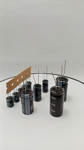 Kapasitor elco 470uf 1000uf 2200uf 3300uf 4700uf 6800uf 25v per 5pcs