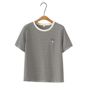 เสื้อยืดคอกลมแขนสั้นลายทางสำหรับผู้หญิงไซส์ใหญ่ ทรงหลวม ดีไซน์ใหม่ ฤดูร้อน ปักลาย เสื้อยืดทรงเข้ารูป