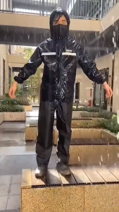 BenMaxx Raincoat Split Raincoat 2pcs Set Motorcycle Riding Rain Coat Suit (Black) high reflective strip Rainstorm level waterproof raincoat detachable double brim Double Cuffs Comfortable heavy duty rain suit